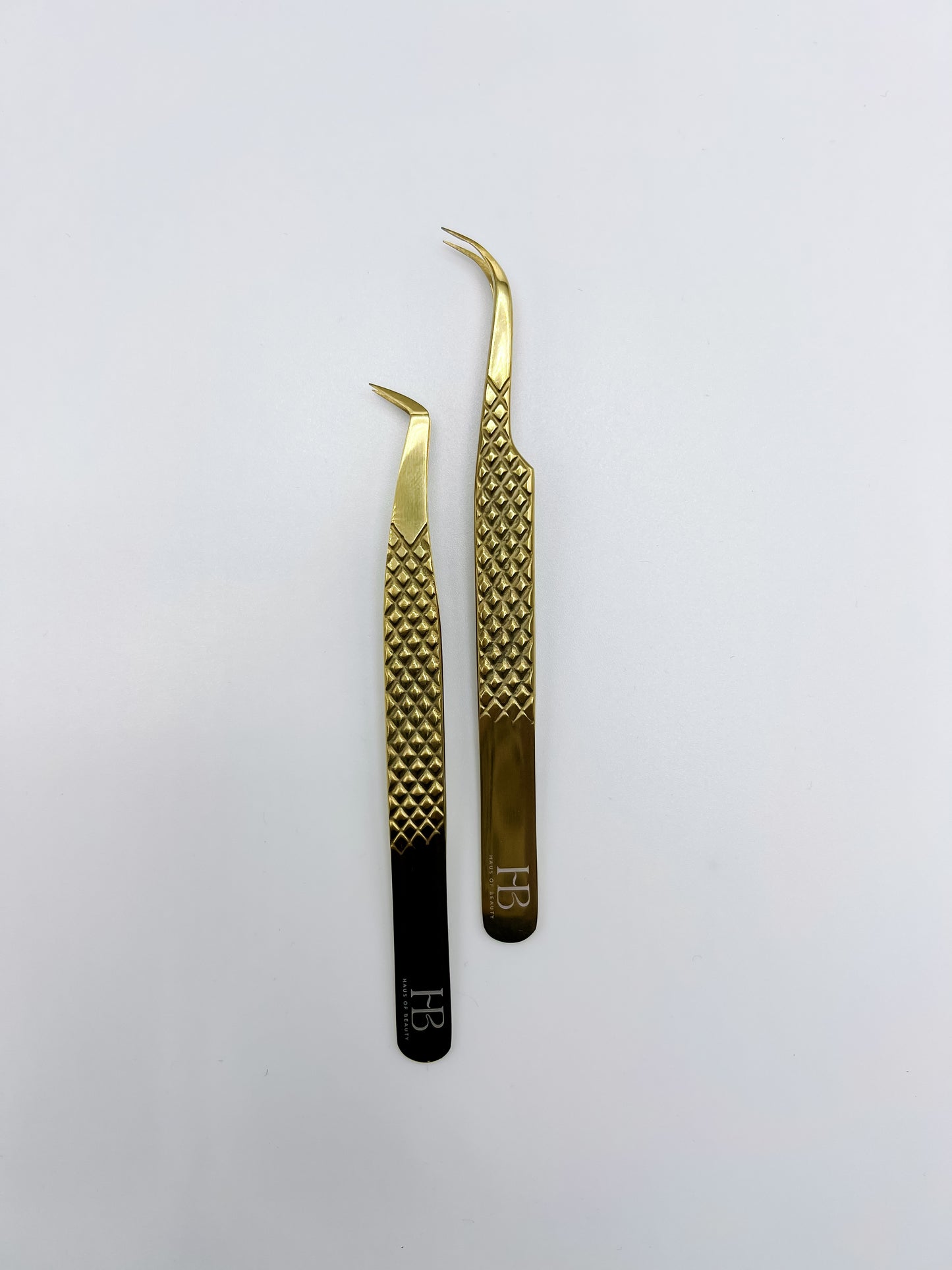 Strong Curve “Omega” Tweezer